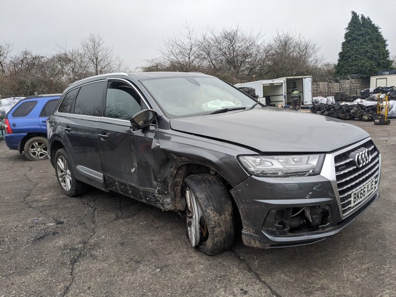 AUDI Q7 (4MB) [ Fabr 2015-prezent]