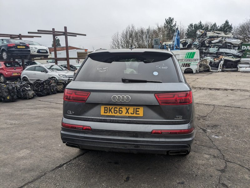 AUDI Q7 (4MB) [ Fabr 2015-prezent]