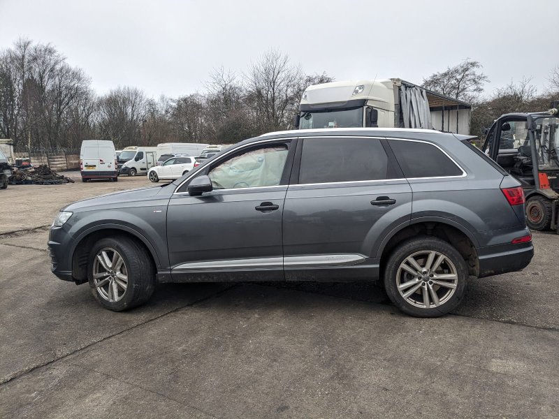 AUDI Q7 (4MB) [ Fabr 2015-prezent]